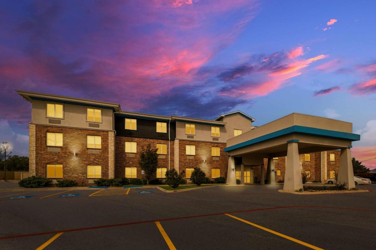 Best Western Bowie Inn & Suites Εξωτερικό φωτογραφία